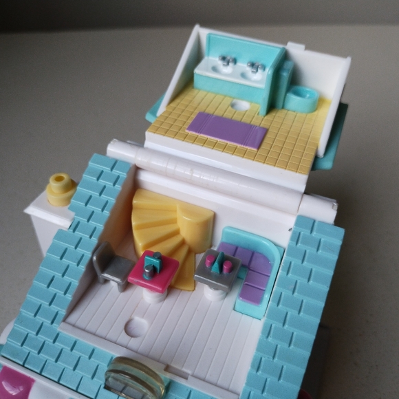Vintage Bluebird Polly Pocket Pizza Parlor - Picture 6 of 11